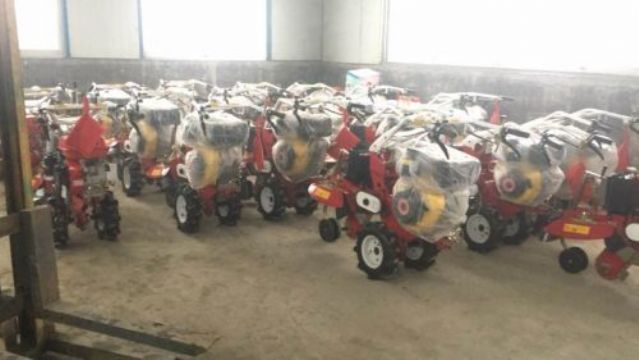 点击查看详细信息<br>标题：开沟机　 阅读次数：1749